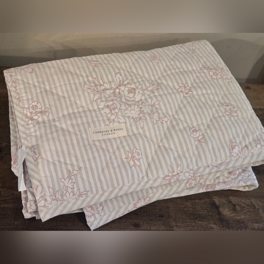 NEW Cabbages & Roses London Queen Quilt Set in Brigette Blossom Linen